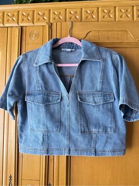 HYFVE Denim Utility Crop Top Medium Short Sleeve Chambray Shirt NWOT